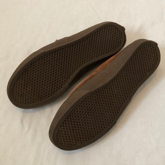 Vans - Picture 3 of 5